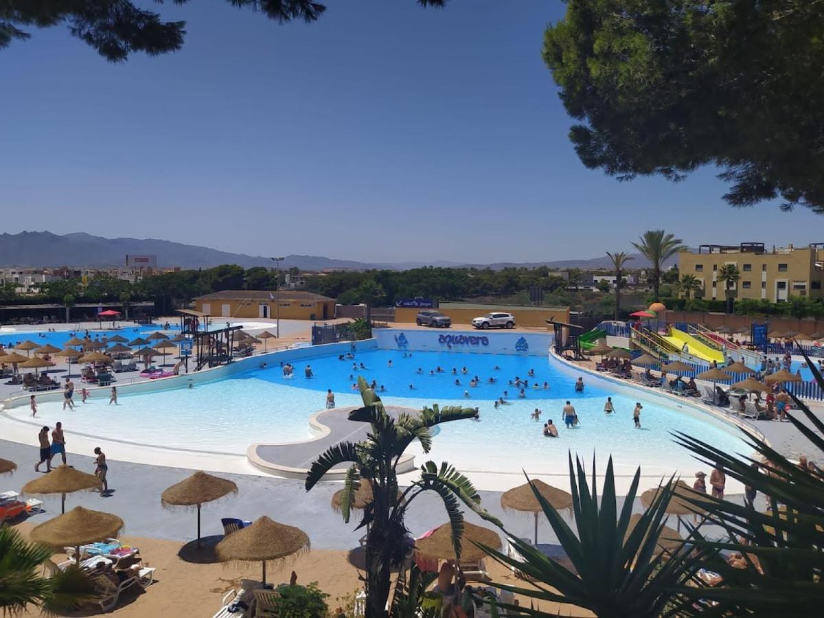 Apartamento Rosa Del Mar Playas De Vera Atico En Primera Linea De Playa Piscina Al Aire Libre Aparcamiento Gratuito Wifi Muy Rapido Acogedor Con Calefaccion Экстерьер фото
